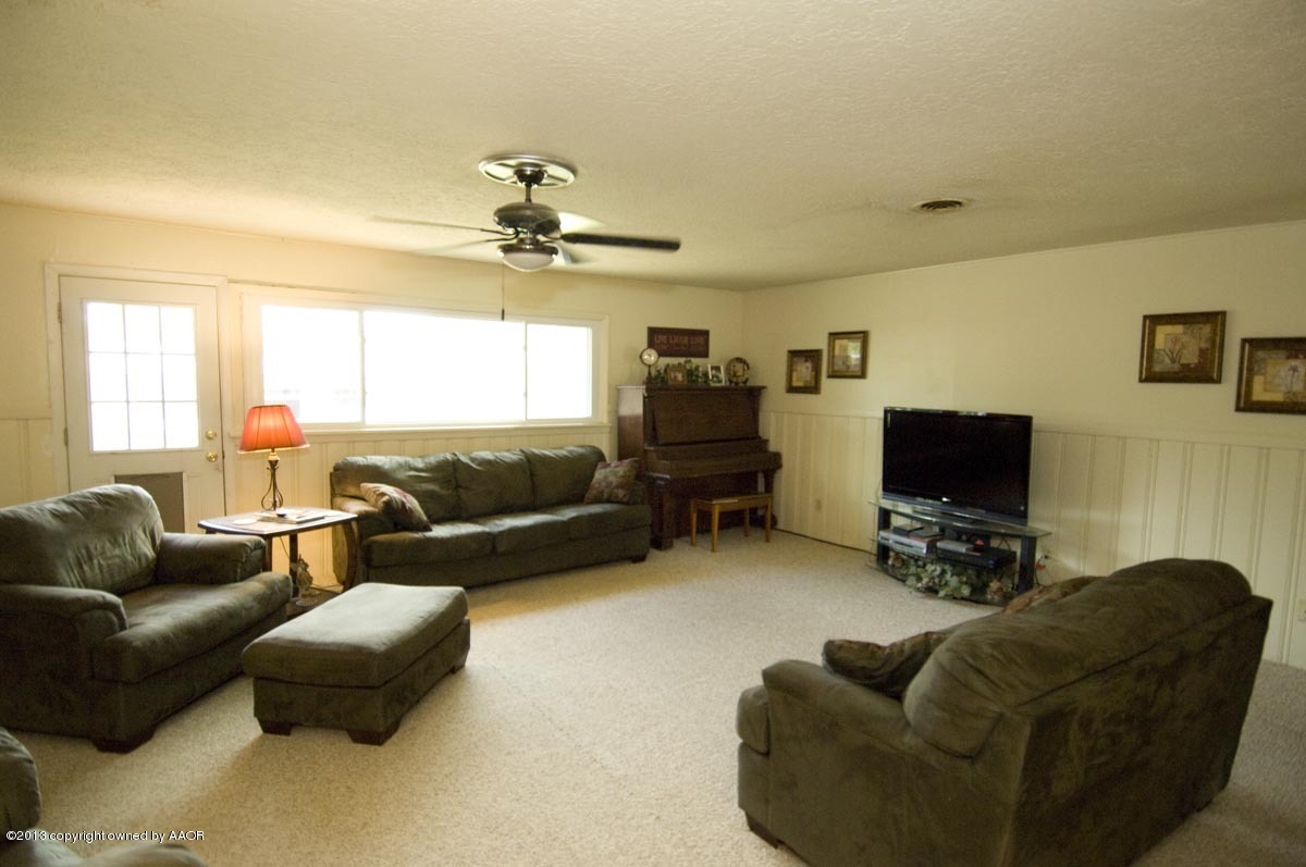 4218 Camp Lane Amarillo, TX 79110 - Photo 4 of 34 LIVING AREA VIEW 2