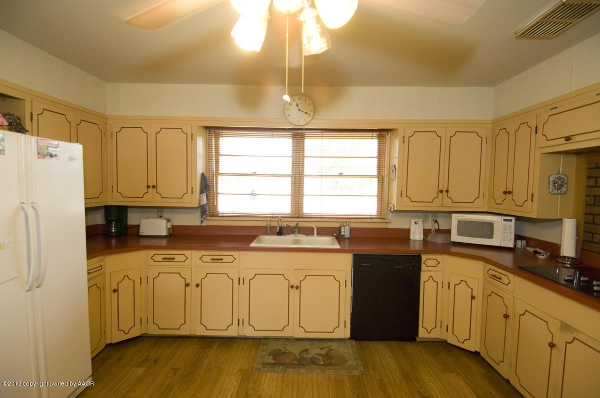 4218 Camp Lane Amarillo, TX 79110 - Photo 7 of 34 KITCHEN VIEW 1