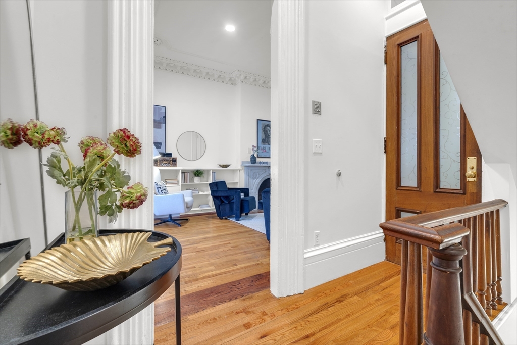72 Rutland Street, Unit 1 Boston, MA 02118 - Photo 9 of 29 a living room with furniture