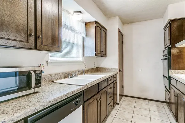 $254,900 | 1037 Barber Street, Hurst, TX 76053