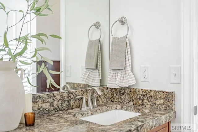 $615,000 | 3830 Lakefield Lane, Ammon, ID 83406