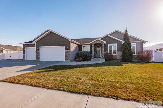 $615,000 | 3830 Lakefield Lane, Ammon, ID 83406