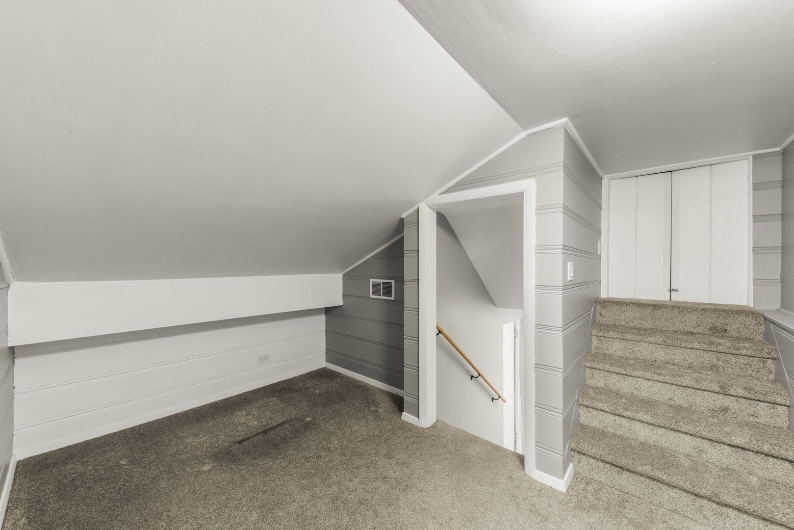 8119 Edgewater Road North Riverside, IL 60546 - Photo 13 of 26 a view of entryway