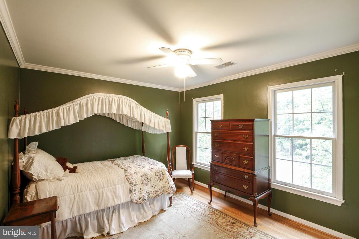 12041 Coloriver Road Manassas, VA 20112 - Photo 18 of 27 Bedroom