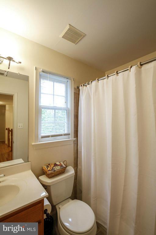 12041 Coloriver Road Manassas, VA 20112 - Photo 19 of 27 Bath