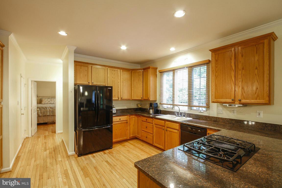 12041 Coloriver Road Manassas, VA 20112 - Photo 4 of 27 Kitchen