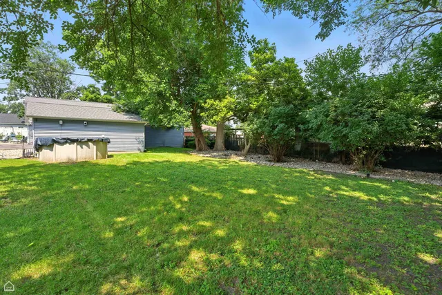 $575,000 | 237 South Church Road, Bensenville, IL 60106