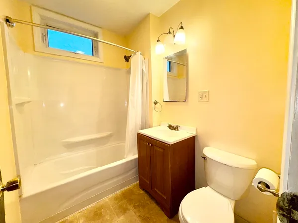 $2,400 | 328 Stevens Street, Unit 2, Lowell, MA 01851