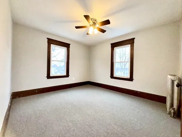 $2,400 | 328 Stevens Street, Unit 2, Lowell, MA 01851