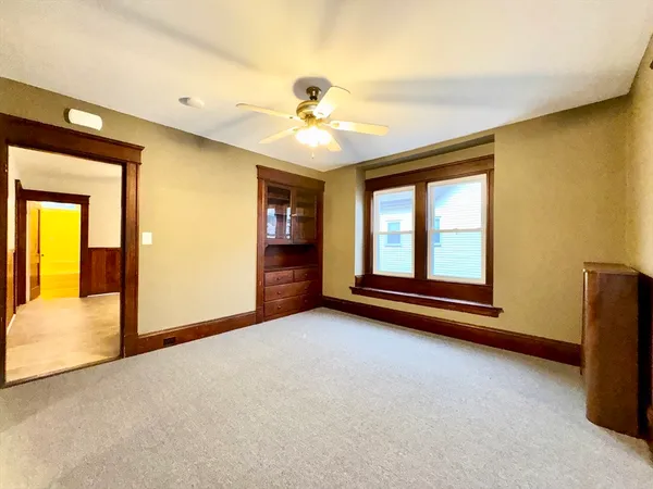 $2,400 | 328 Stevens Street, Unit 2, Lowell, MA 01851