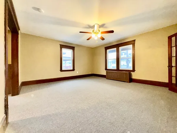 $2,400 | 328 Stevens Street, Unit 2, Lowell, MA 01851