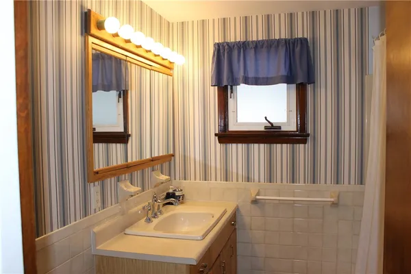 $159,900 | 302 Linwood Avenue, Gaines, NY 14411