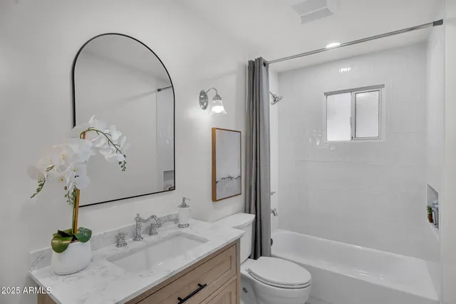 $674,995 | 1559 North Upland Circle, Mesa, AZ 85201