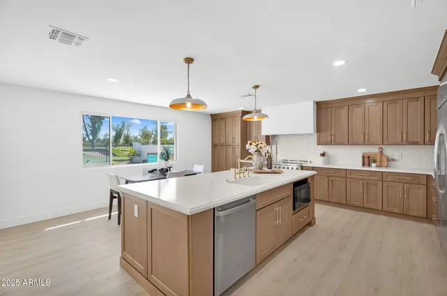 $674,995 | 1559 North Upland Circle, Mesa, AZ 85201