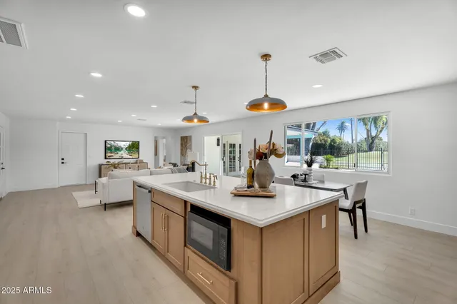 $674,995 | 1559 North Upland Circle, Mesa, AZ 85201