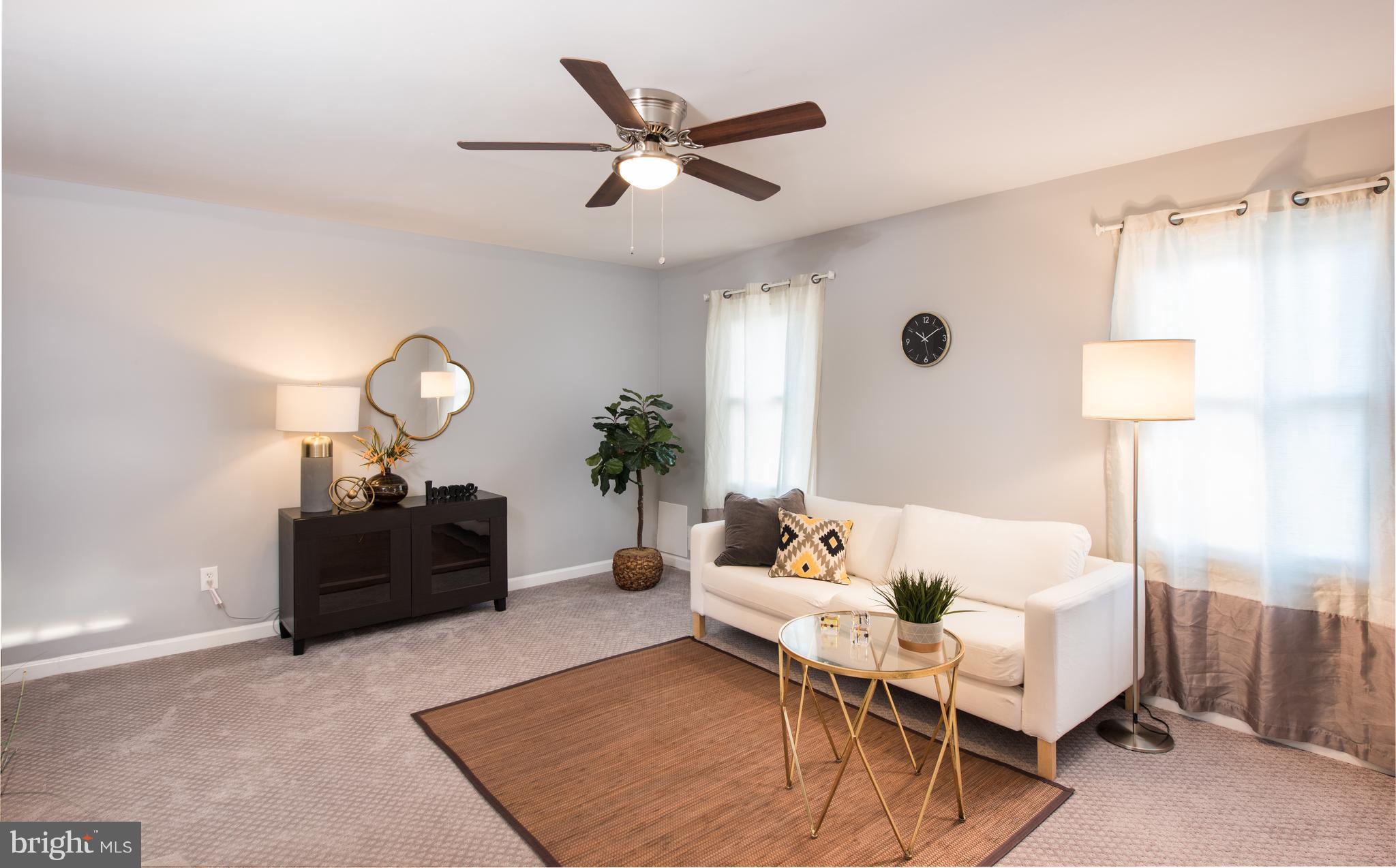 9266 Taney Road Manassas, VA 20110 - Photo 5 of 19 Living Room