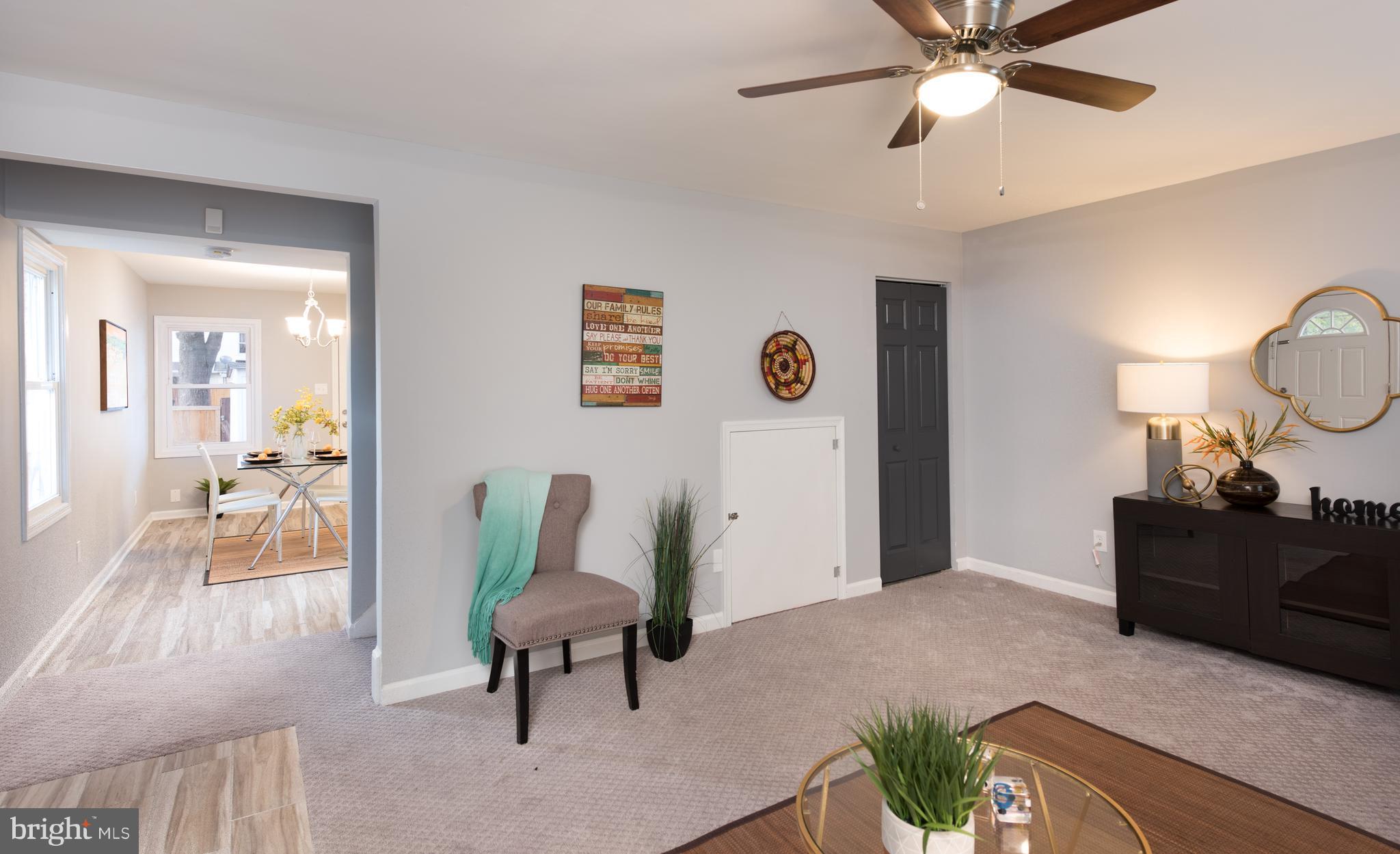 9266 Taney Road Manassas, VA 20110 - Photo 6 of 19 Living Room