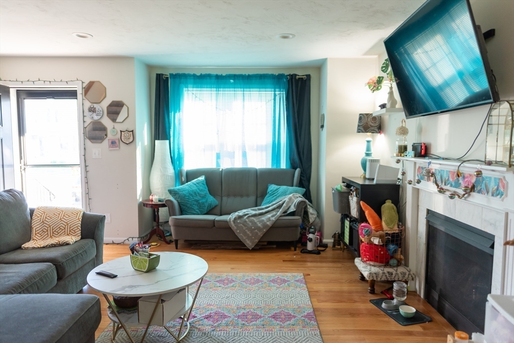 91 Riley Road, Unit 91 Tyngsborough, MA 01879 - Photo 3 of 22