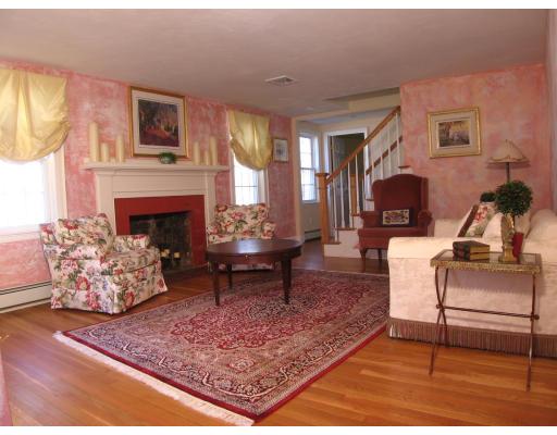 34 Oriole Road Westwood, MA 02090 - Photo 4 of 15 Gallery Image 4