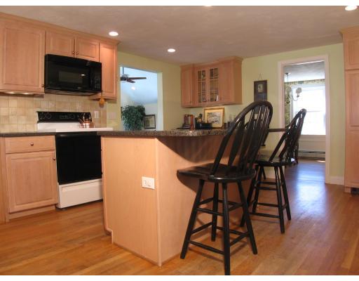 34 Oriole Road Westwood, MA 02090 - Photo 8 of 15 Gallery Image 8