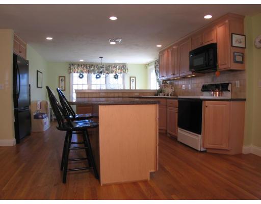 34 Oriole Road Westwood, MA 02090 - Photo 9 of 15 Gallery Image 9