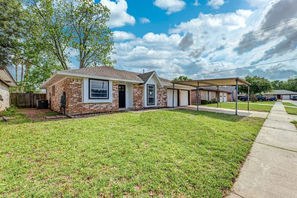$2,400 | 1109 East Columbia Lane, Deer Park, TX 77536