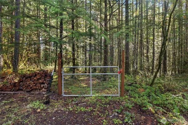 $274,999 | 300 Mt Jupiter Drive, Hoodsport, WA 98548