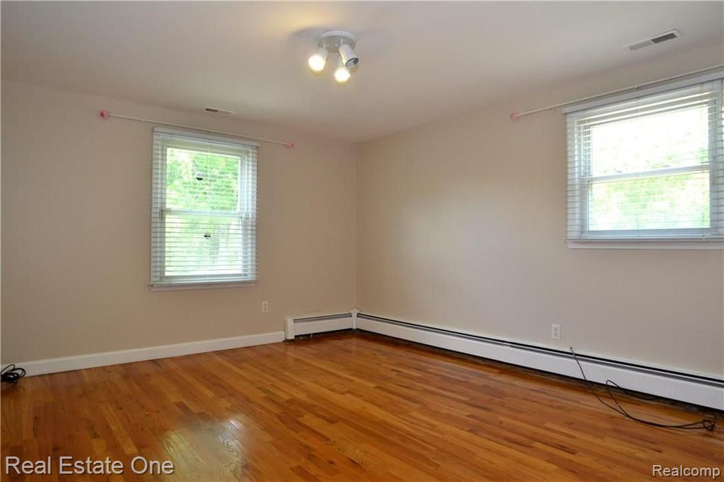 5574 Abington Road West Bloomfield, MI 48322 - Photo 28 of 34