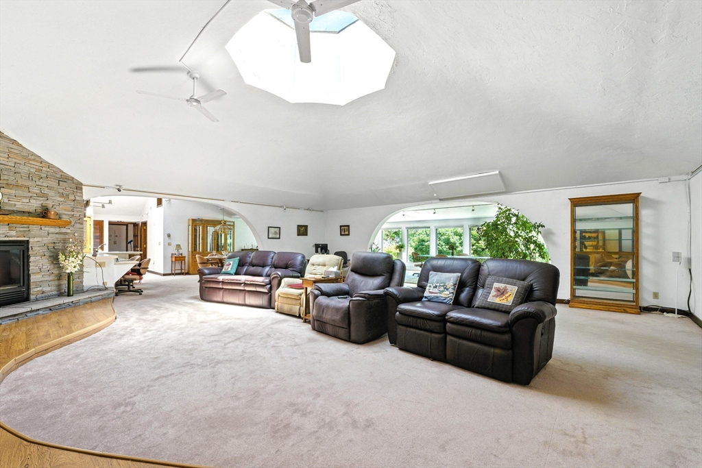 182 County Road Plympton, MA 02367 - Photo 2 of 35