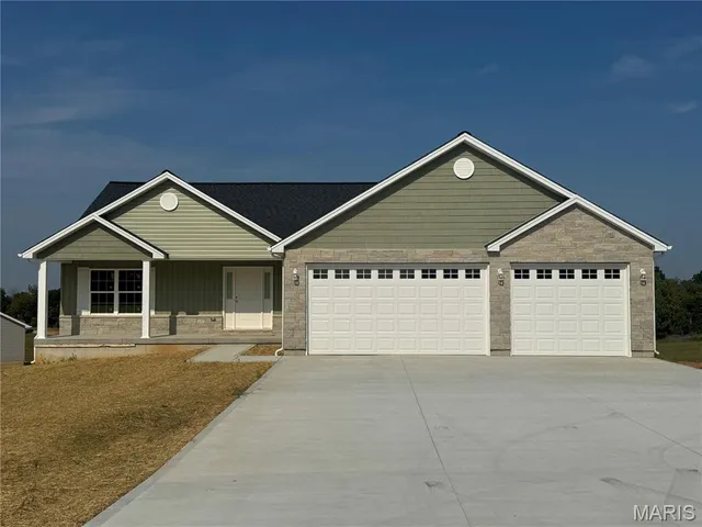 $460,000 | 4 Alpine Drive, Troy, MO 63379