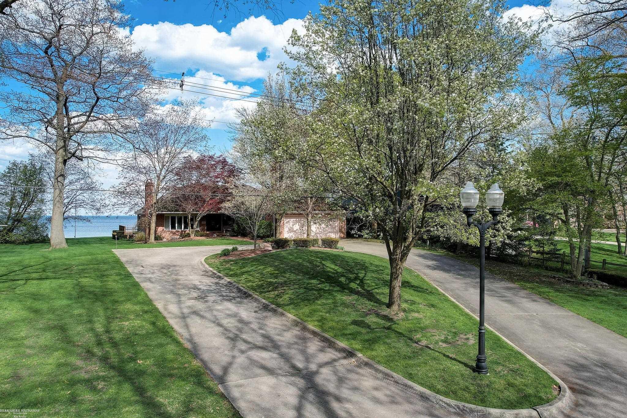 4880 Lakeshore Road Fort Gratiot, MI 48059 - Photo 49 of 69 50142242-accbe27a-79f5-4611-9479-19339a589289.JPG