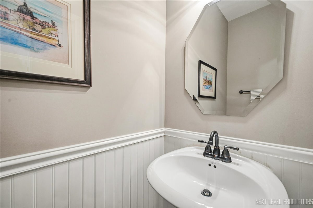 2822 Church Road Aurora, IL 60502 - Photo 14 of 27