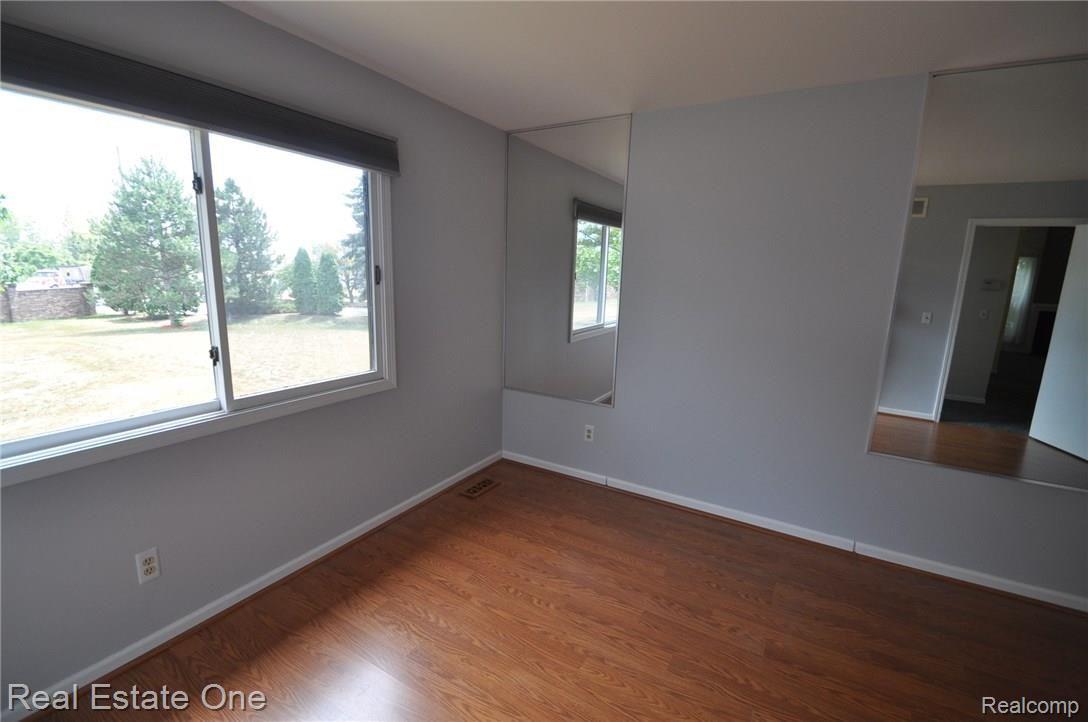 1633 Colony Drive Rochester, MI 48307 - Photo 10 of 23 10.JPG