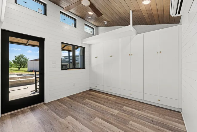 a front view of house with yard