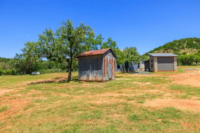 $1,822,222 | 1825 Onion Creek Road, Doss, TX 78618