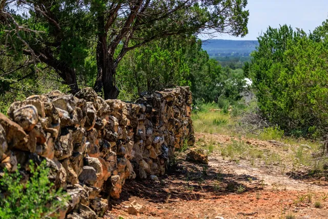 $1,822,222 | 1825 Onion Creek Road, Doss, TX 78618