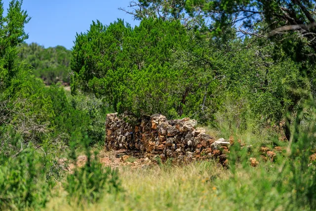 $1,822,222 | 1825 Onion Creek Road, Doss, TX 78618