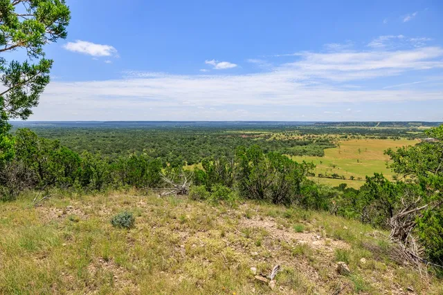 $1,822,222 | 1825 Onion Creek Road, Doss, TX 78618