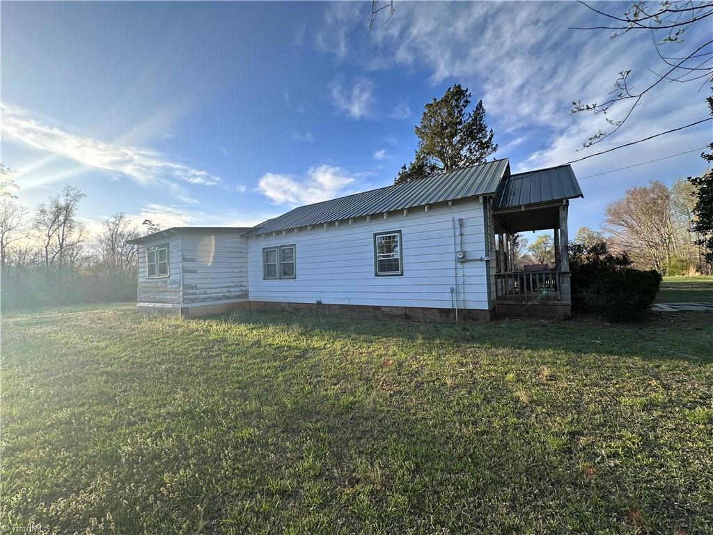 5618 Farmstead Road Seagrove, NC 27341 - Photo 3 of 34