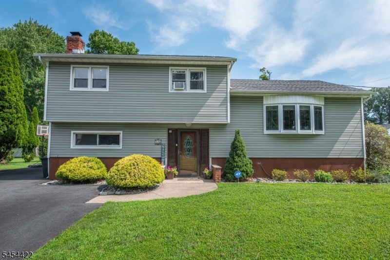 320 Horseneck Road Fairfield, NJ 07004 - Photo 1 of 33 Gallery Image 1