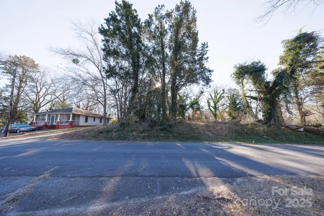 a view of backyard space