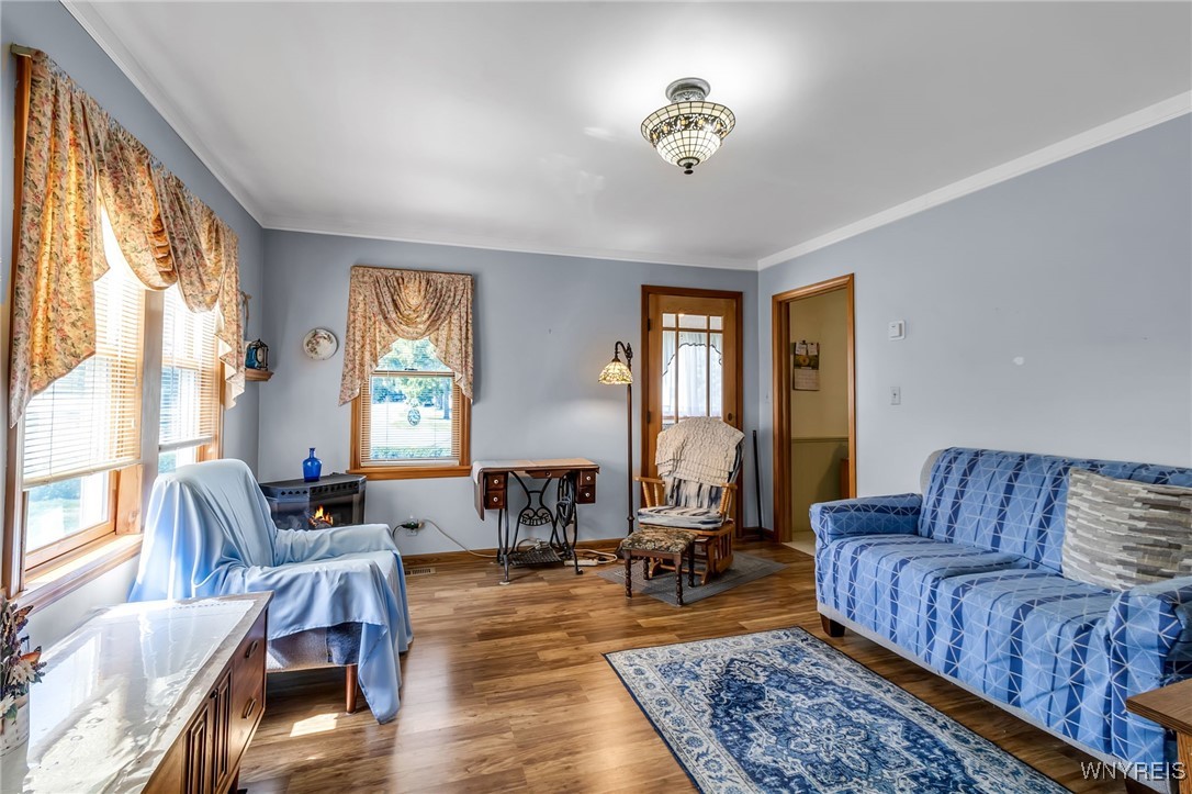 6257 Mann Road Royalton, NY 14001 - Photo 11 of 41 Family Room