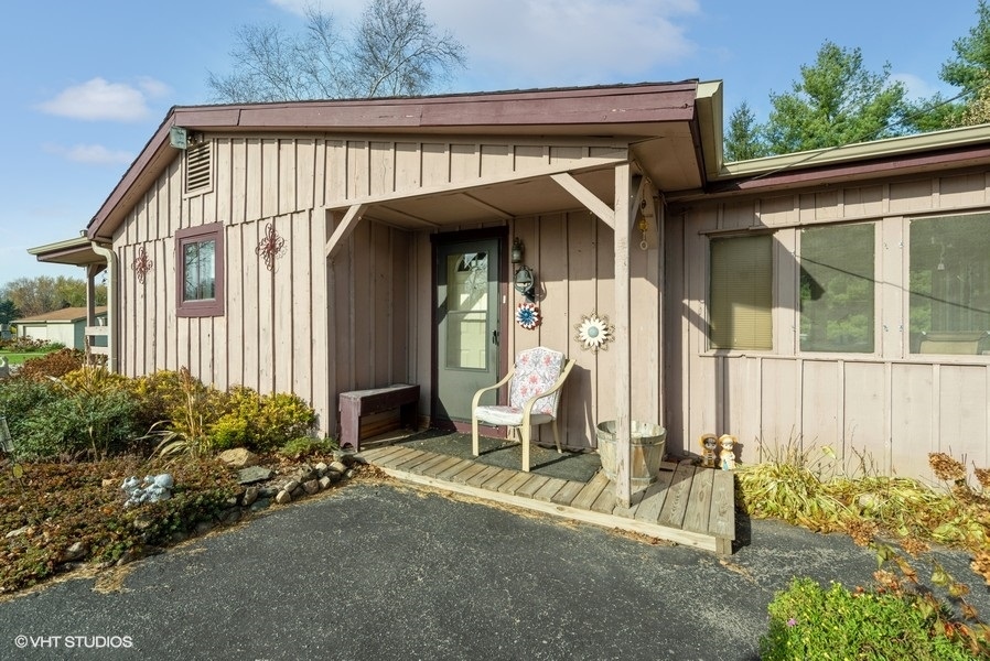 6002 Pine Street Harvard, IL 60033 - Photo 2 of 21