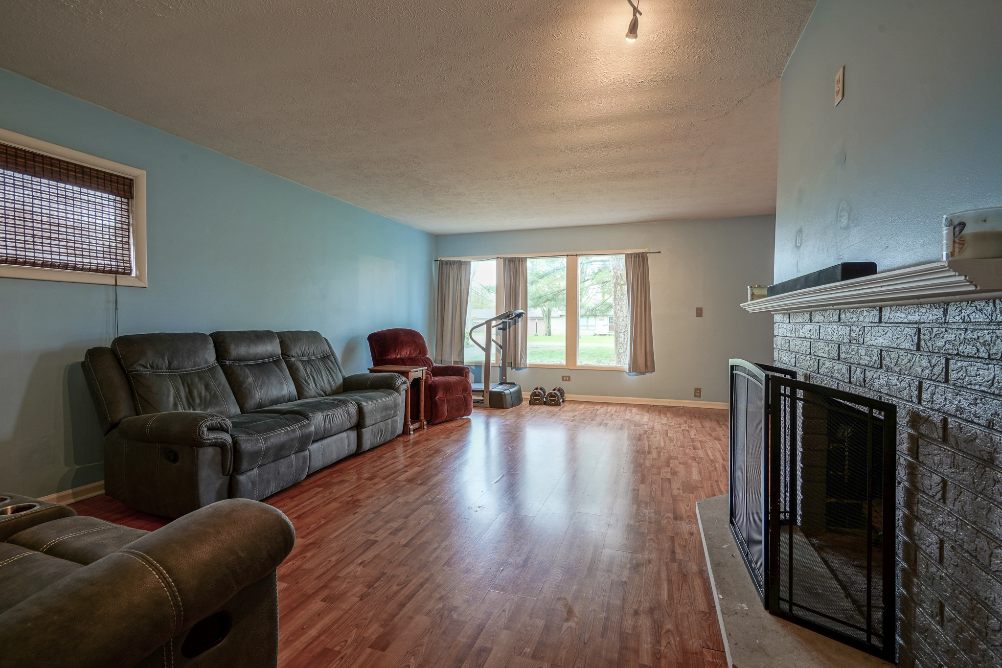 3442 Rost Drive Columbus, IN 47203 - Photo 4 of 31 Gallery Image 4