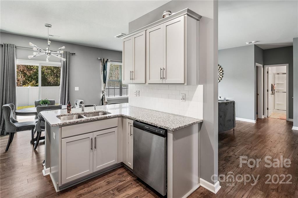 7101 Branch Fork Road Charlotte, NC 28215 - Photo 8 of 47 Gallery Image 8