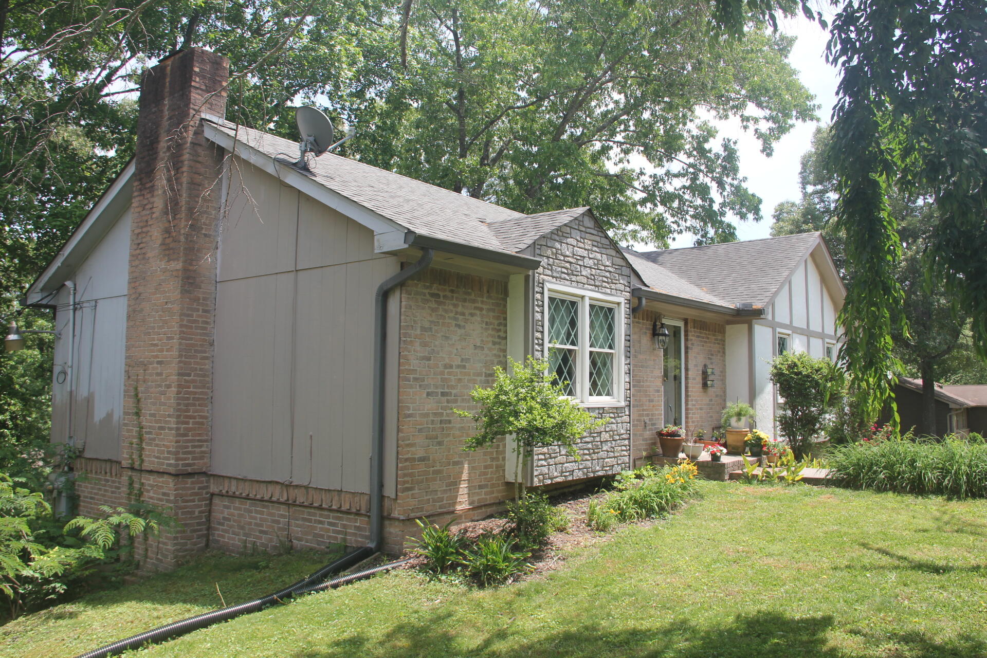 552 Elizabeth Crest Road Chattanooga, TN 37421 - Photo 3 of 26 IMG_4655