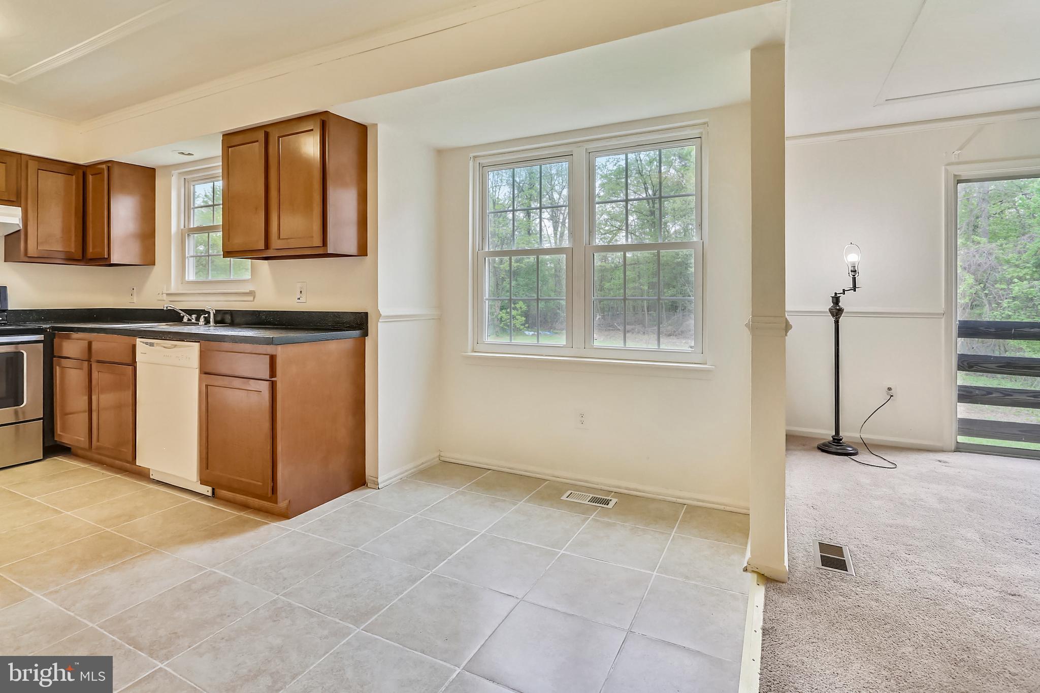 9105 McHenry Lane Lanham, MD 20706 - Photo 5 of 30