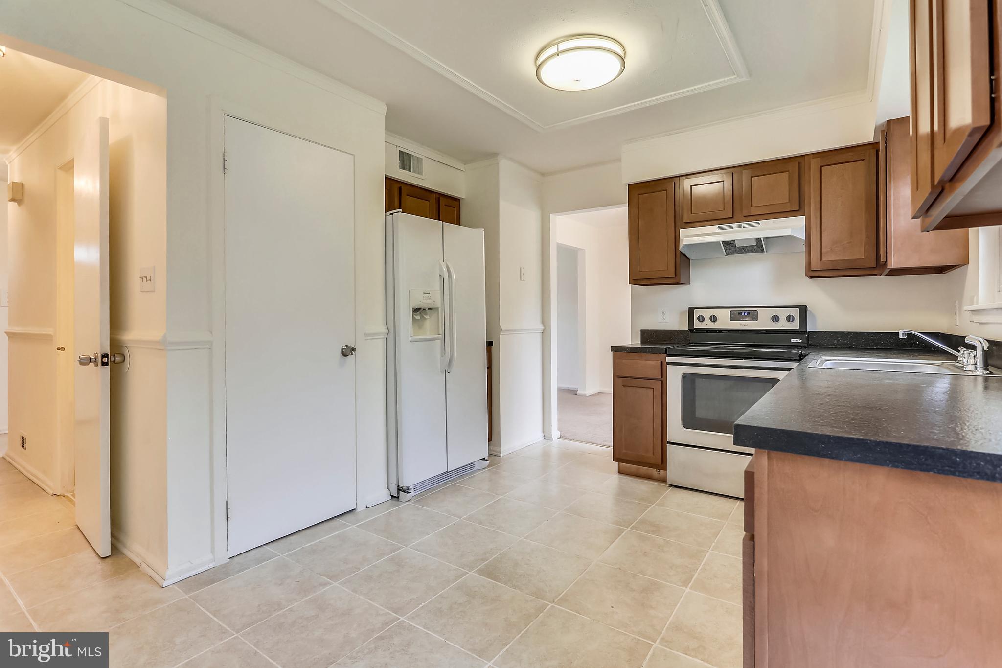 9105 McHenry Lane Lanham, MD 20706 - Photo 6 of 30