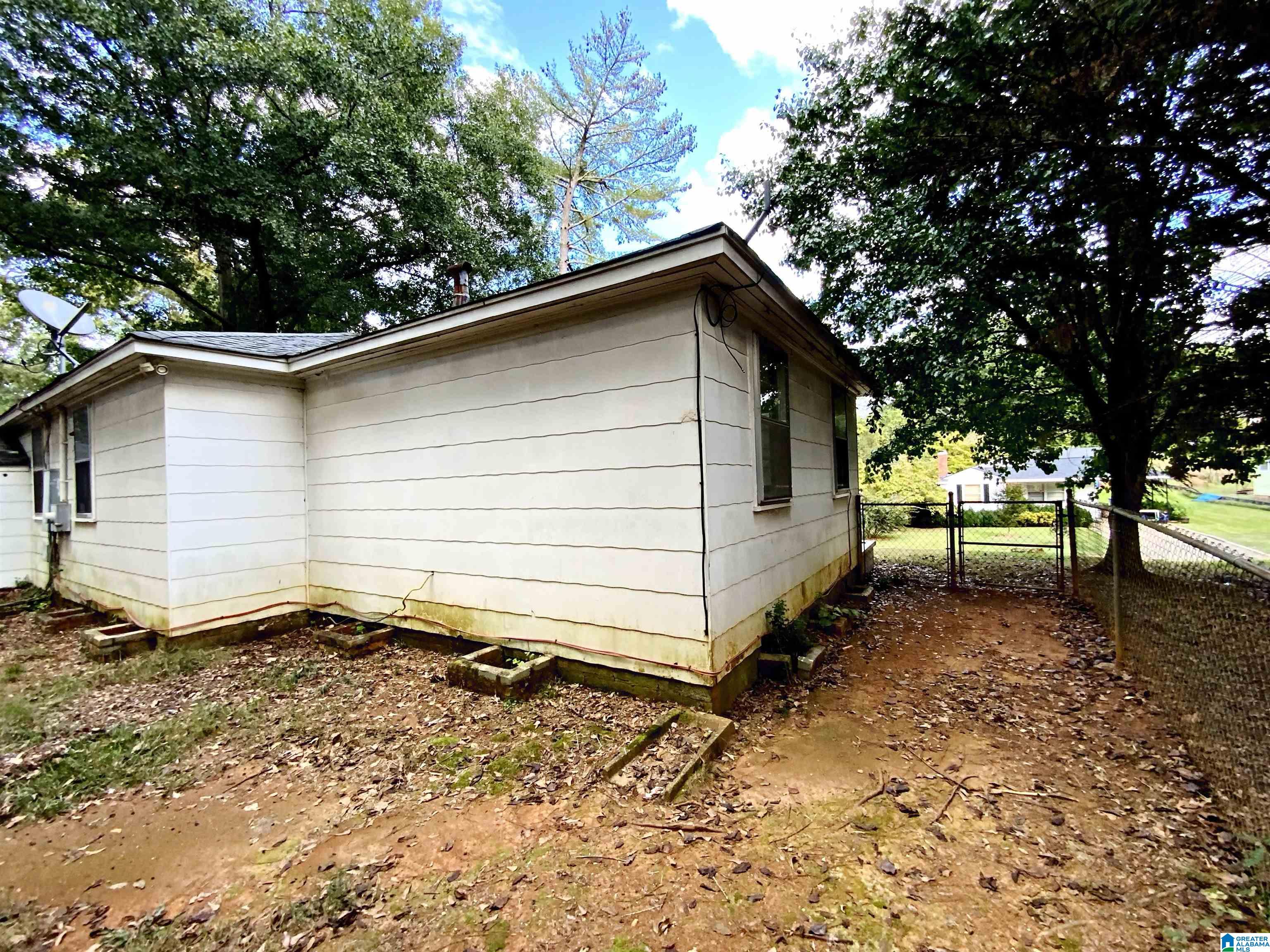 709 Glenwood Road Talladega, AL 35160 - Photo 30 of 37