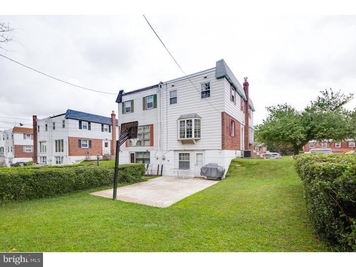 1137 Morefield Road Philadelphia, PA 19115 - Photo 5 of 20 Exterior Back